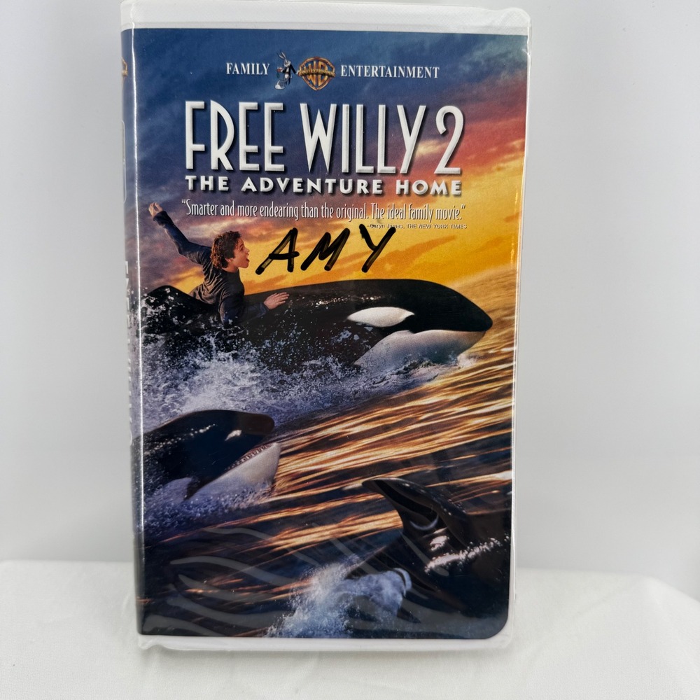 Free Willy 2 The Adventure Home VHS Tape 1995 Family Movie WB Clamshell‎ Box